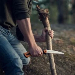 Scie Fiskars Xtract SW73 -Exped Soldes Magasin scie pliable fiskars xtract sw73